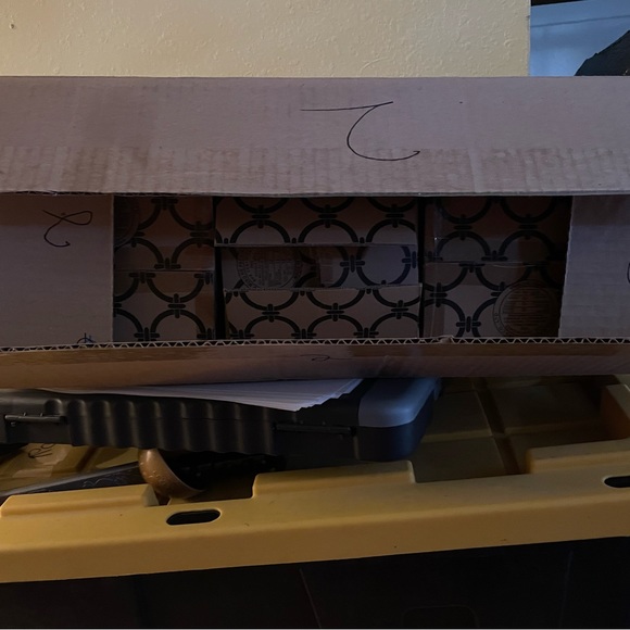 Flame less candles with red holder. - Picture 3 of 6